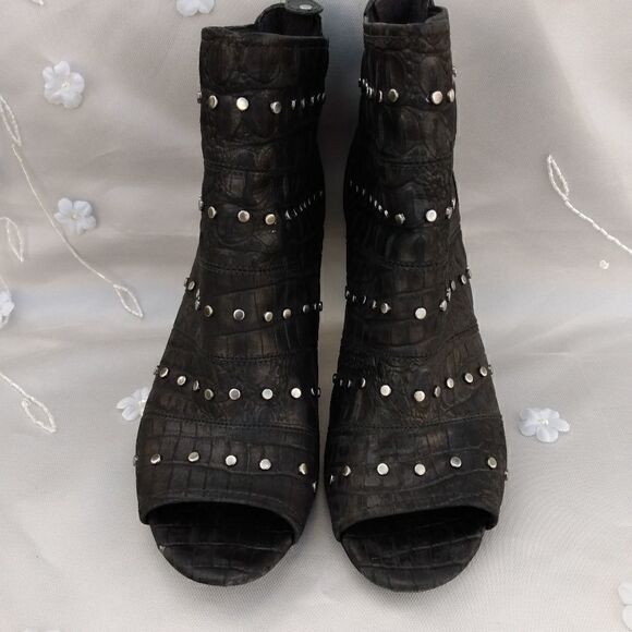 EUC CARESS Black with Silver Studs Open Toed Heeled Boots Zipper Closure Size 9 - Picture 8 of 8
